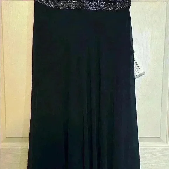 Xscape Rhinestone Strap Gown Size 6 NWT