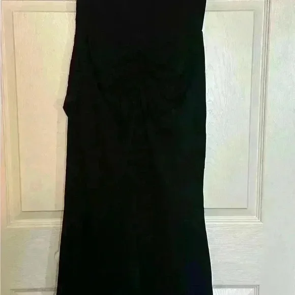 Xscape Rhinestone Strap Gown Size 6 NWT