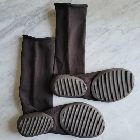 Yeezy Yzy Pods Szn 9 Black