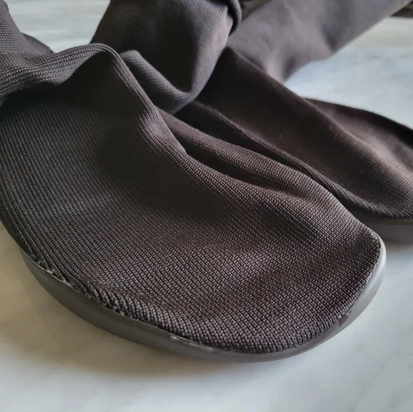 Yeezy Yzy Pods Szn 9 Black