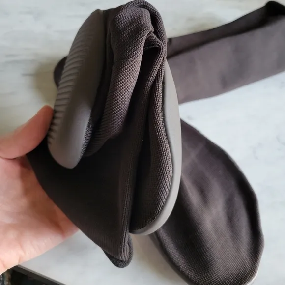 Yeezy Yzy Pods Szn 9 Black