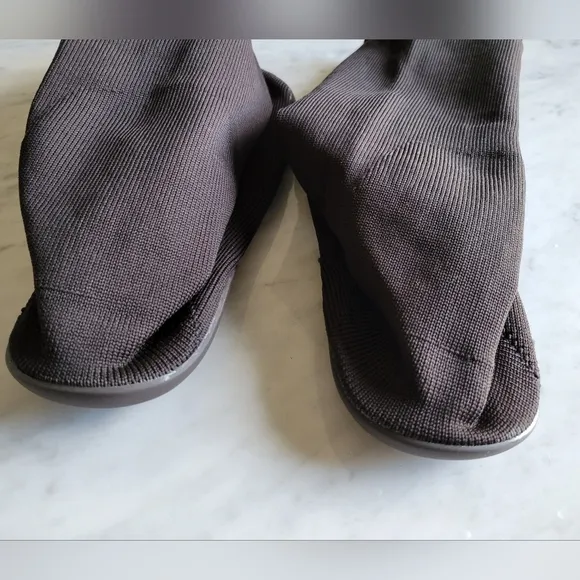 Yeezy Yzy Pods Szn 9 Black