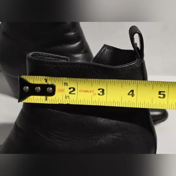 YSL Saint Laurent Black Leather Side Zip Ankle  Boots SZ 38 Made in Italy