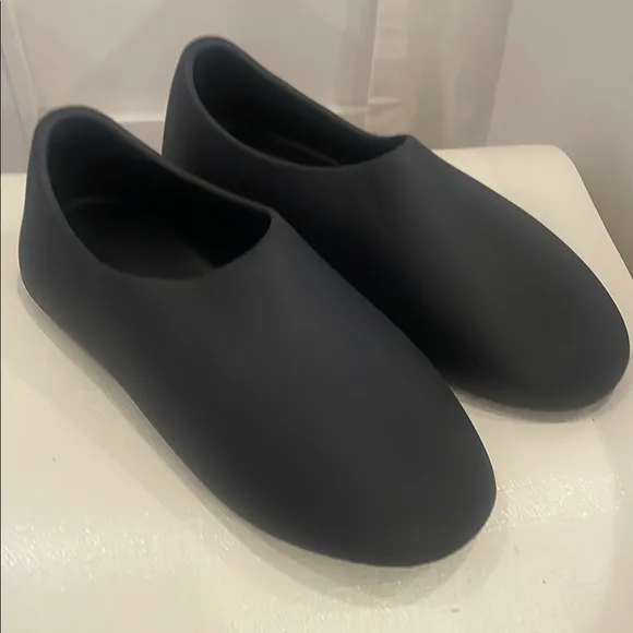 YZY SL-01 'Black'