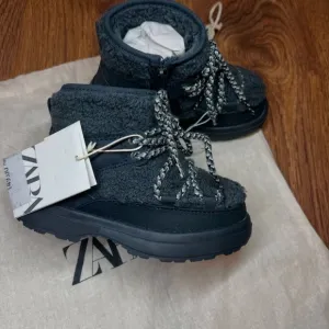 Zara FAUX FUR ANKLE BOOTS for kids, size 23 US; 5.4 inches, gray color, New Tag