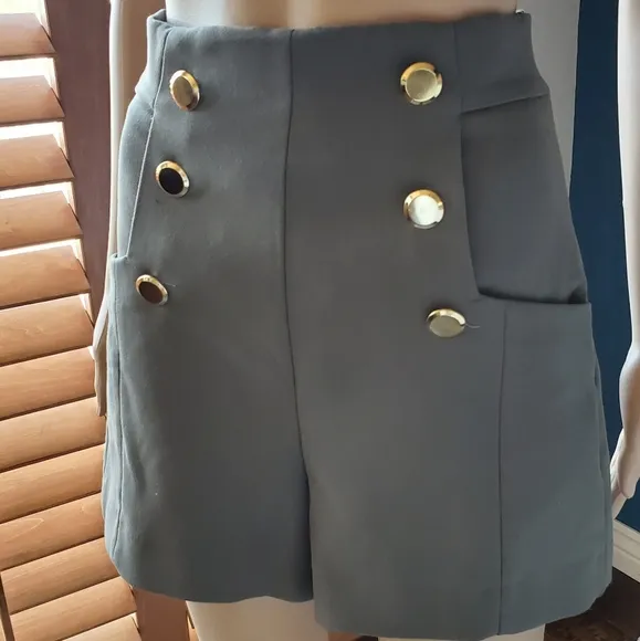 ZARA High Waisted Shorts Sz small