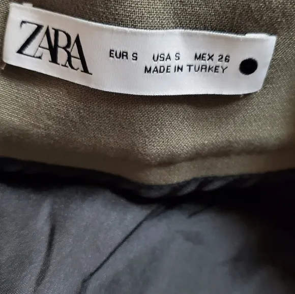 ZARA High Waisted Shorts Sz small