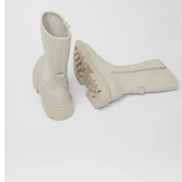 ZARA solid color rubberized boots beige bloggers favorite