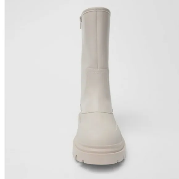 ZARA solid color rubberized boots beige bloggers favorite
