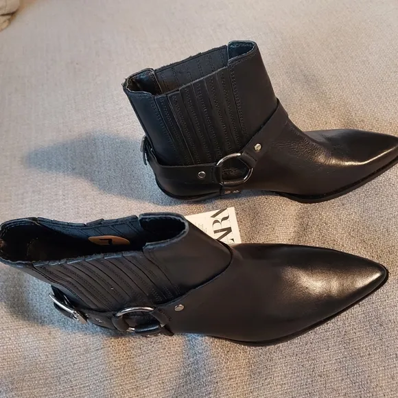 ZARA Women's Black Leather Ankle Western Boots Sz 6