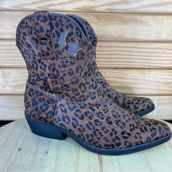 ZiGi NY &quot;She's an Animal&quot; moon &amp; stars Leather Booties Ankle Boot Western 6.5 US