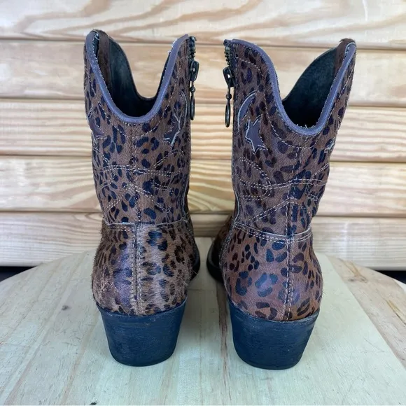 ZiGi NY &quot;She's an Animal&quot; moon &amp; stars Leather Booties Ankle Boot Western 6.5 US