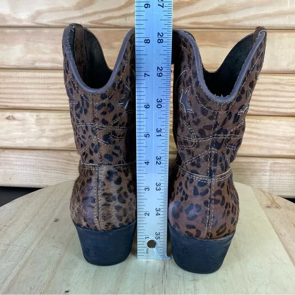 ZiGi NY &quot;She's an Animal&quot; moon &amp; stars Leather Booties Ankle Boot Western 6.5 US