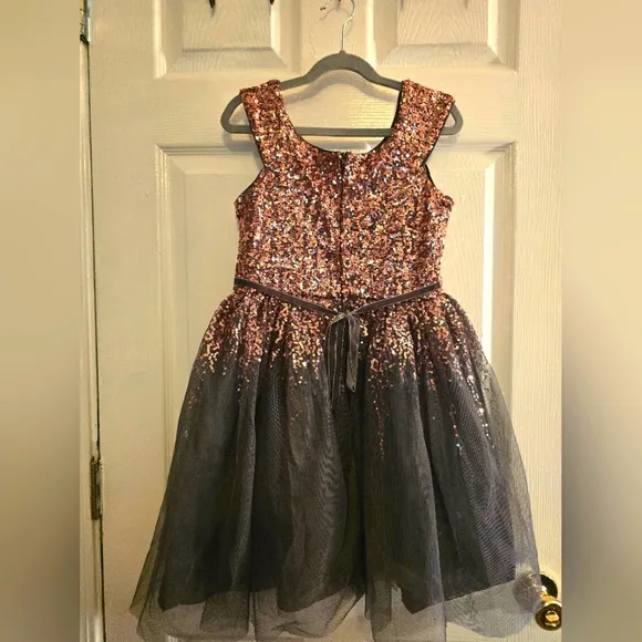 Zunie girls formal dress, size 10